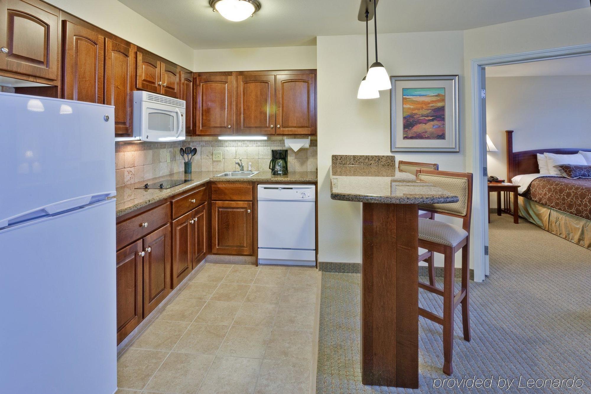 Staybridge Suites Indianapolis-Carmel By Ihg Room photo